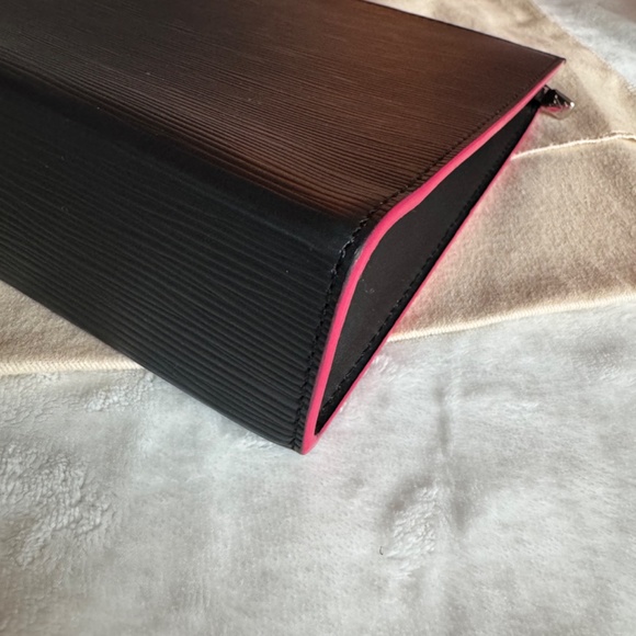 BRAND NEW TOILERTRY POUCH 26 BLK / PINK - Picture 4 of 15